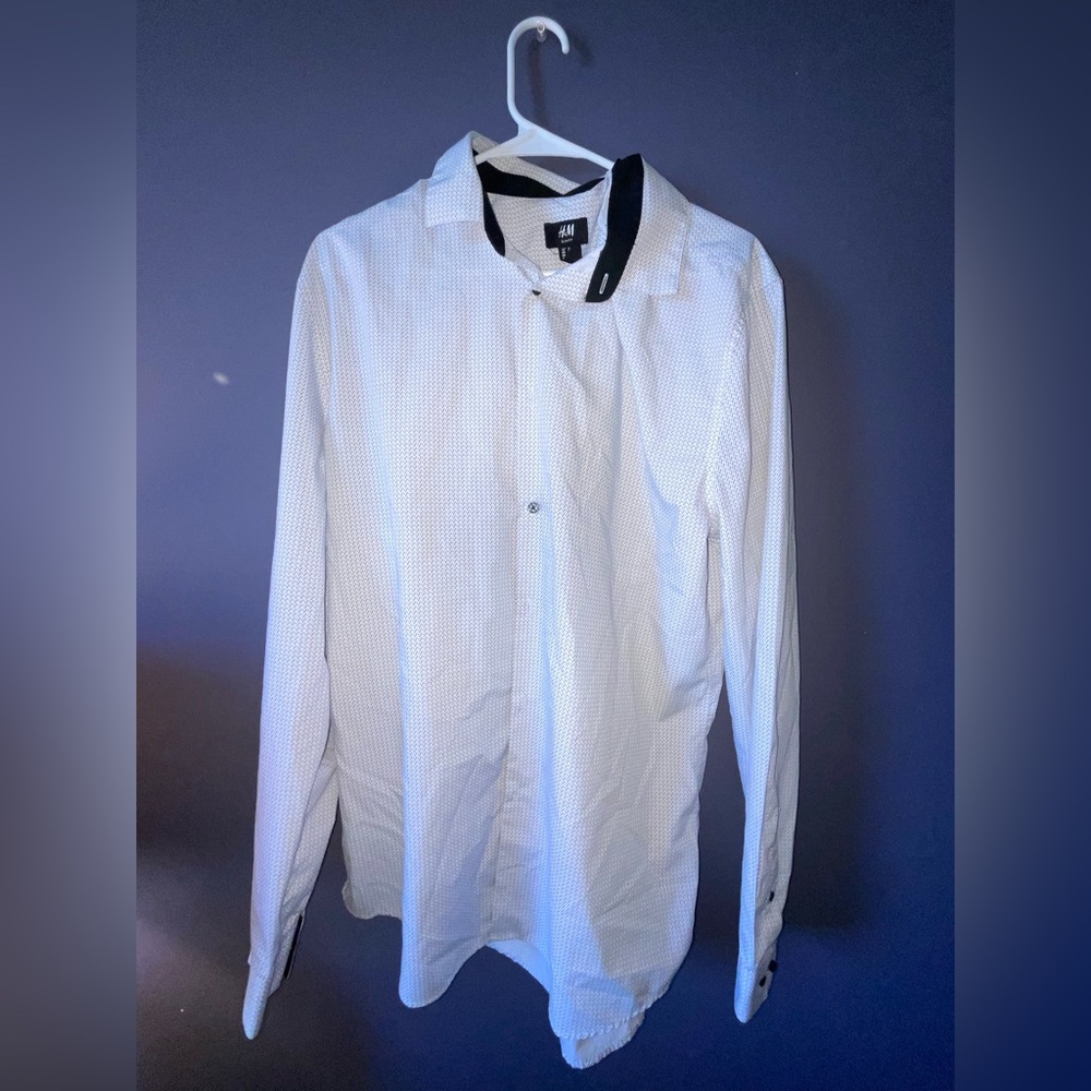 Black and white polka dot dressshirt